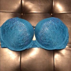 Victoria’s Secret bra and matching undies